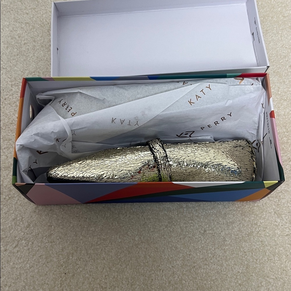 NEW Katy Perry Size 6.5 The Evie Mary Jane Shoe In Gold Metallic Glass Glamorous - Picture 6 of 8